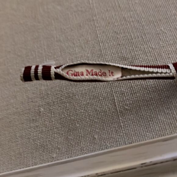 burgundy / white ribbon and cherry blossom pattern thin headbands NWOT Set of 2 - Picture 4 of 6